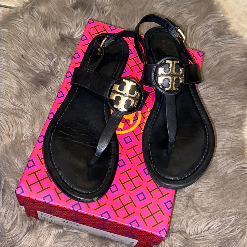 Black thong sandal